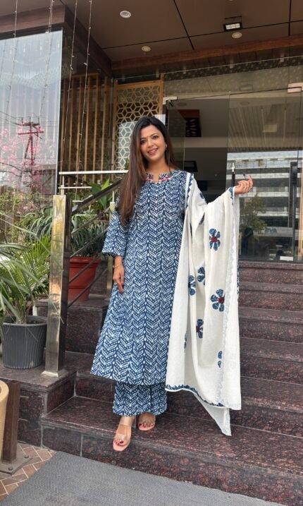 Printed Applique suit